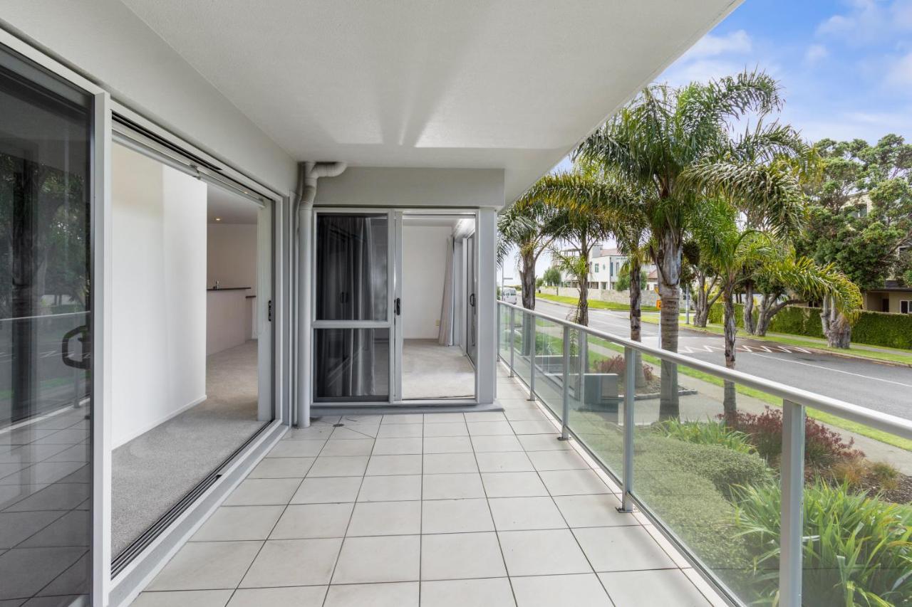 Modern Beach Apartment With Pool & Location Mount Maunganui Exteriör bild